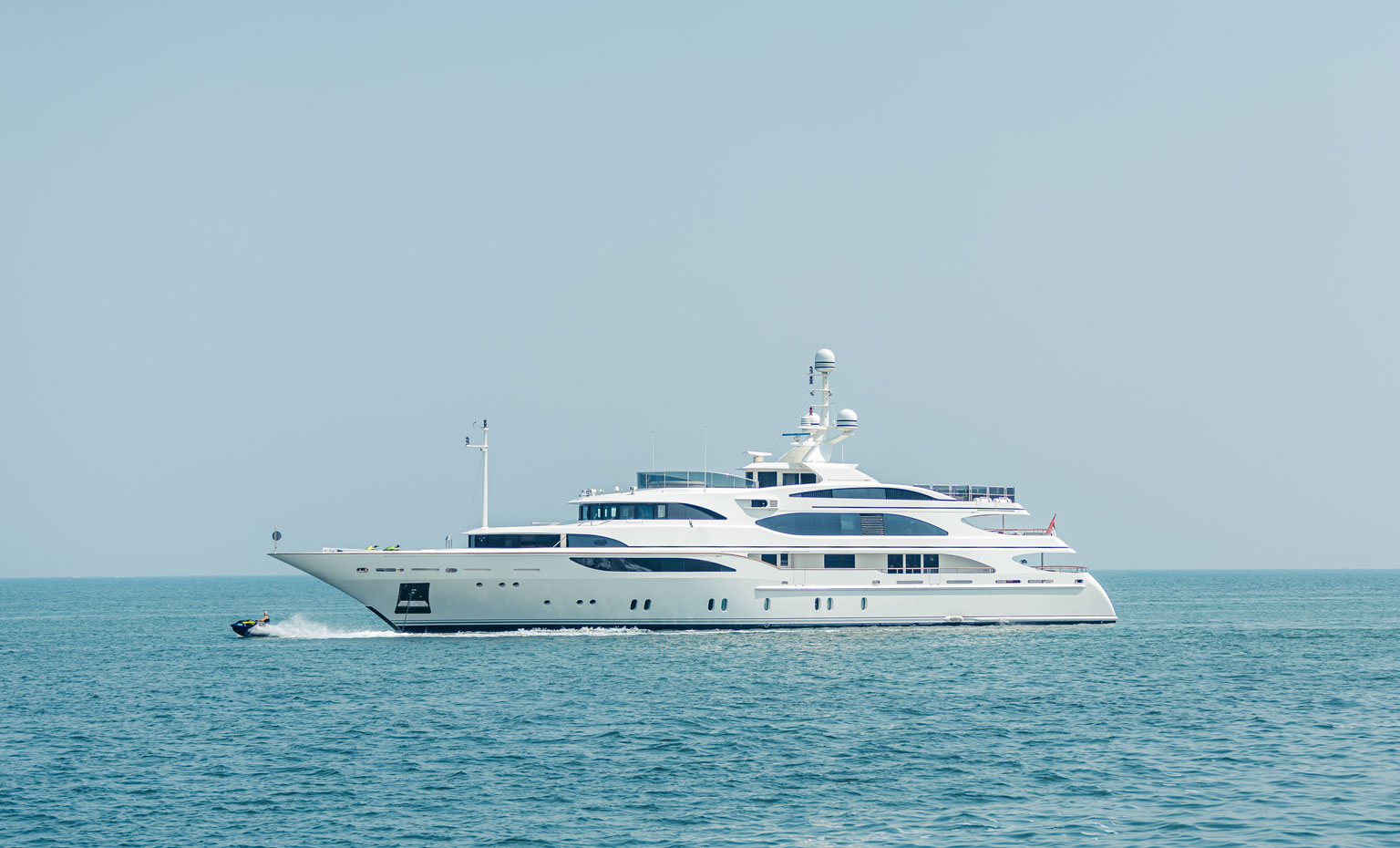 super yacht hire dubai