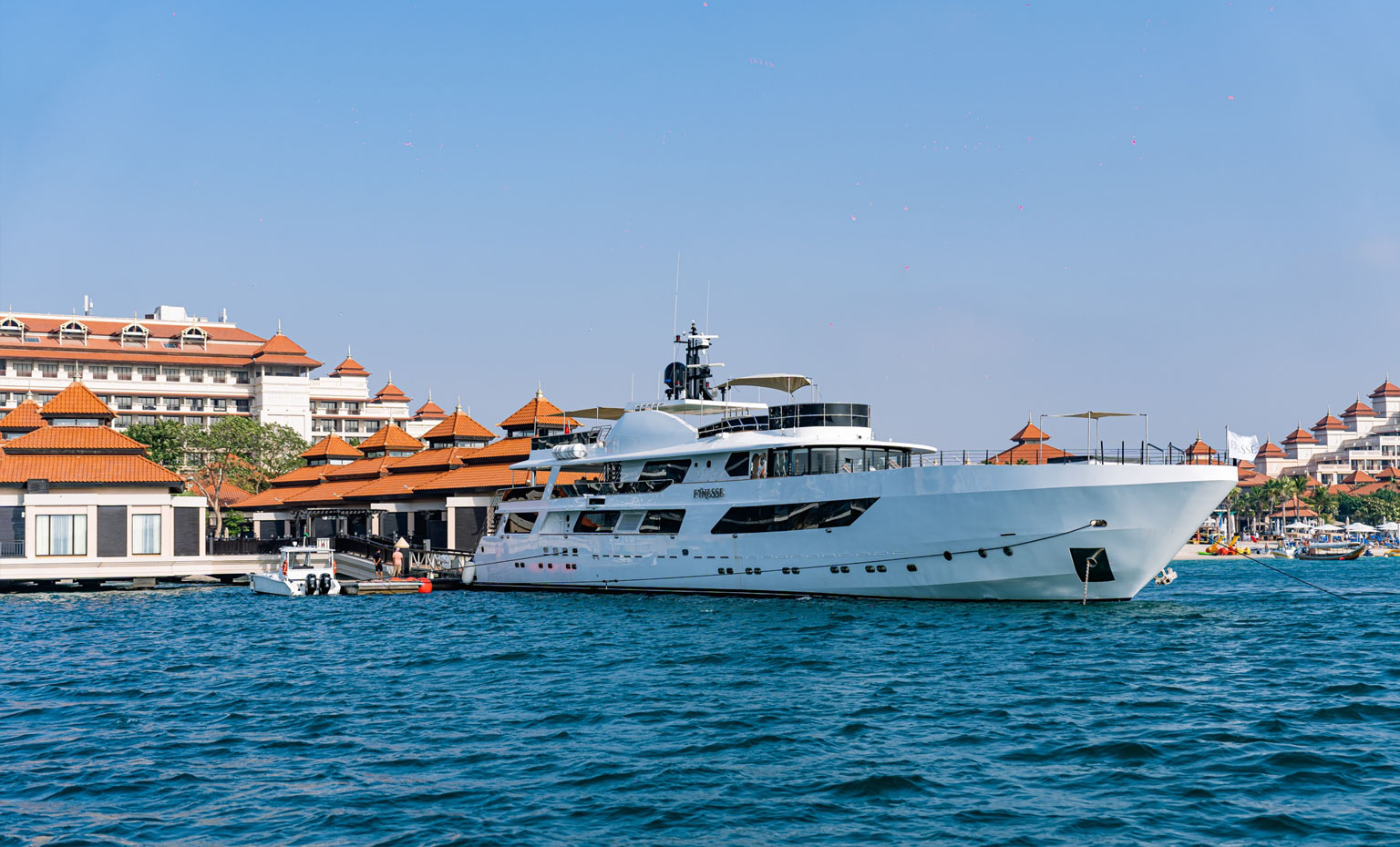 super yacht hire dubai